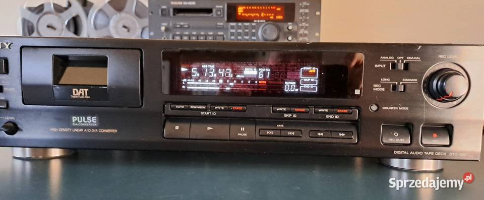 Magnetofon cyfrowy DAT Sony DTC690