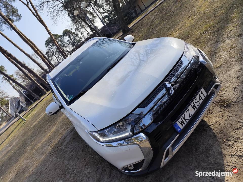 Mitsubishi Outlander 22 diesel 2018 światła LED Samochody osobowe Kozienice