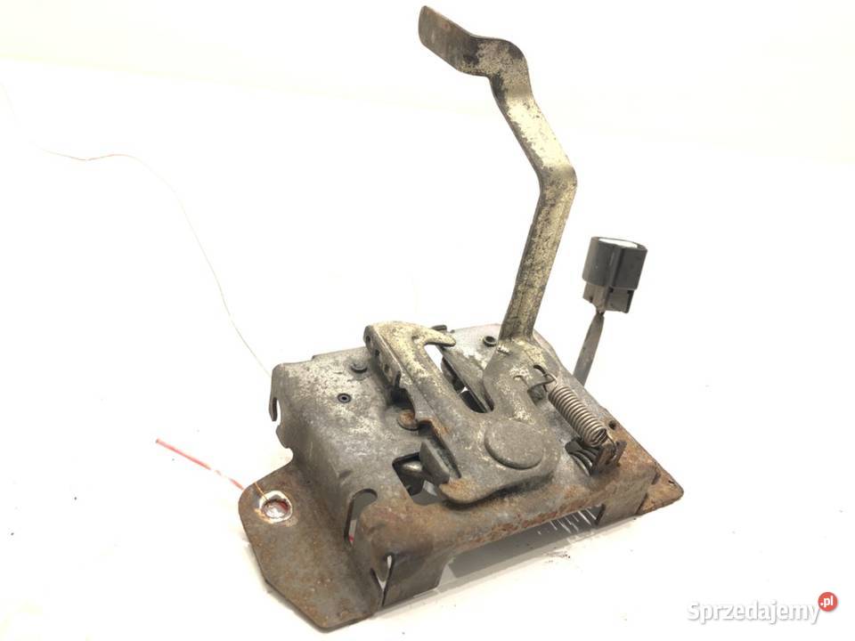 ZAMEK MASKI PRZÓD MITSUBISHI OUTLANDER III SUV