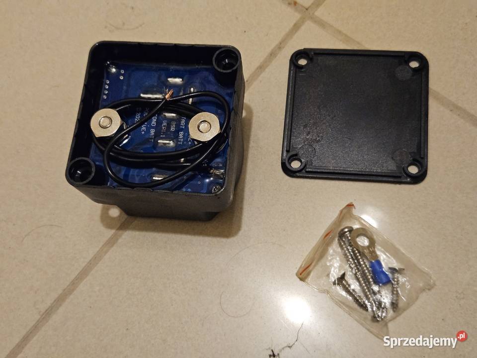 Izolator separator akumulatora automatyczny 12V