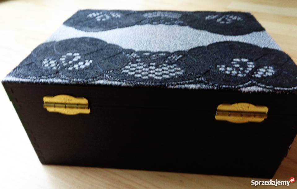 CZARNA KORONKA Drewniana ozdobna skrzyneczka na Warszawa