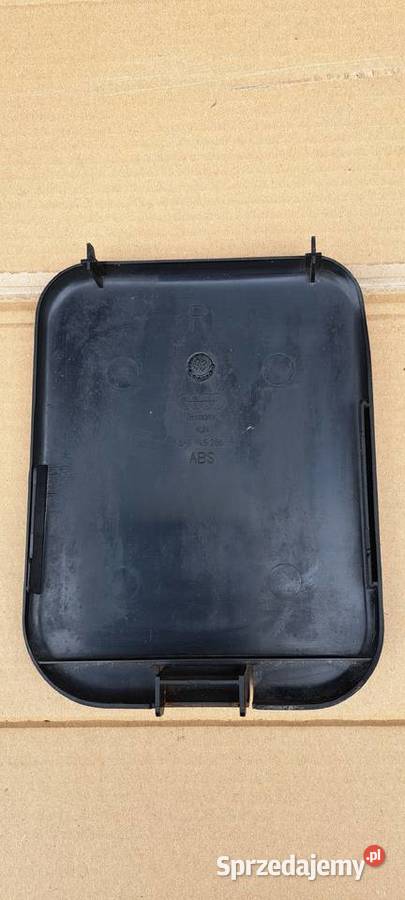 Osłona zaślepka tylnej lampy 8A5945286 Audi 80 Luzino