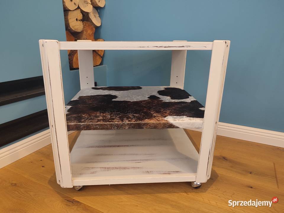 Piękny unikatowy stolik pomocnik biały z sprzedam