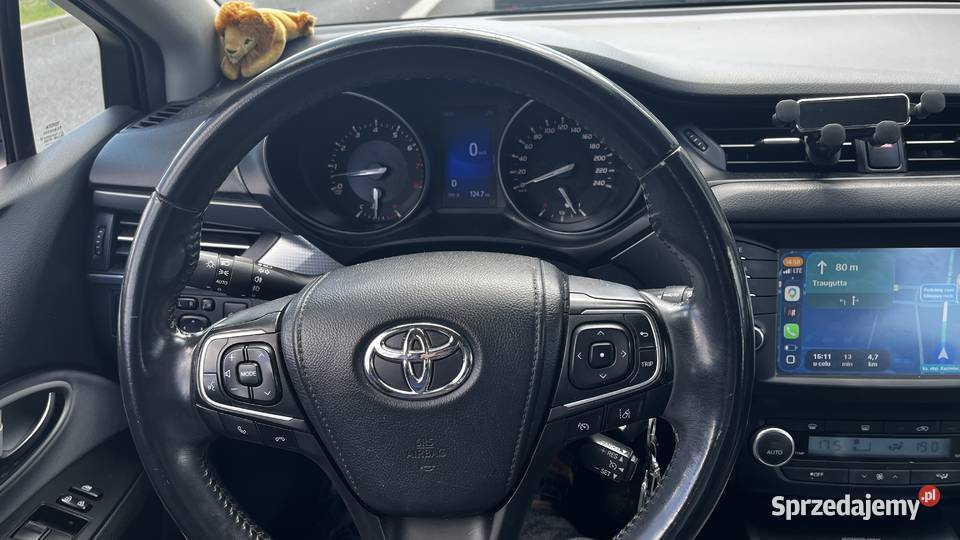 Piękna Toyota Avensis 2017 combi Automat Salon Szczecin