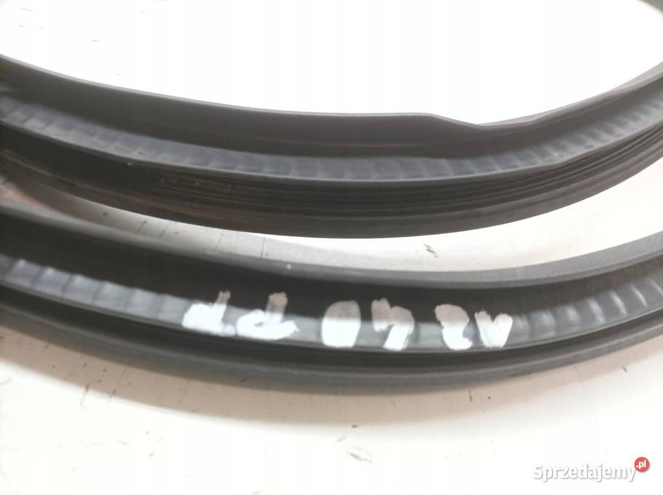 USZCZELKA DRZWI PRAWY LEWY PRZÓD C117 KPL Rok produkcji 2015