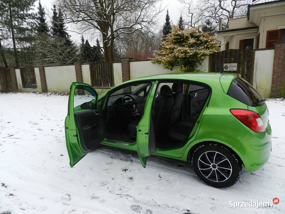 Opel Corsa D benzyna 14 100 5drzwi klima Livt manualna Opel Puszczykowo