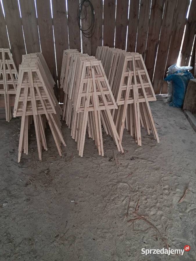 Stelaże pod wieńce