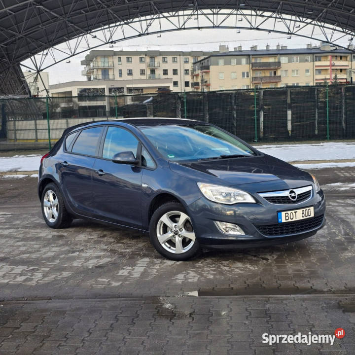 Opel Astra Opel Astra 14 Turbo Cosmo J 20092019 autoalarm