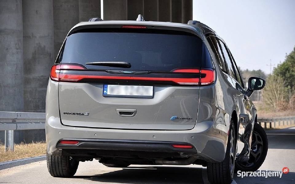 Chrysler Pacifica automatyczna