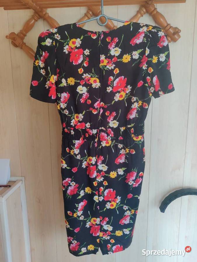 Sukienka czarna w kwiatki kolorowy Myszków