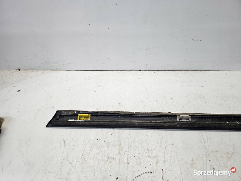 LISTWA DOLNA DRZWI LEWY PRZÓD AUDI A6 C6 LIFT Przystajń