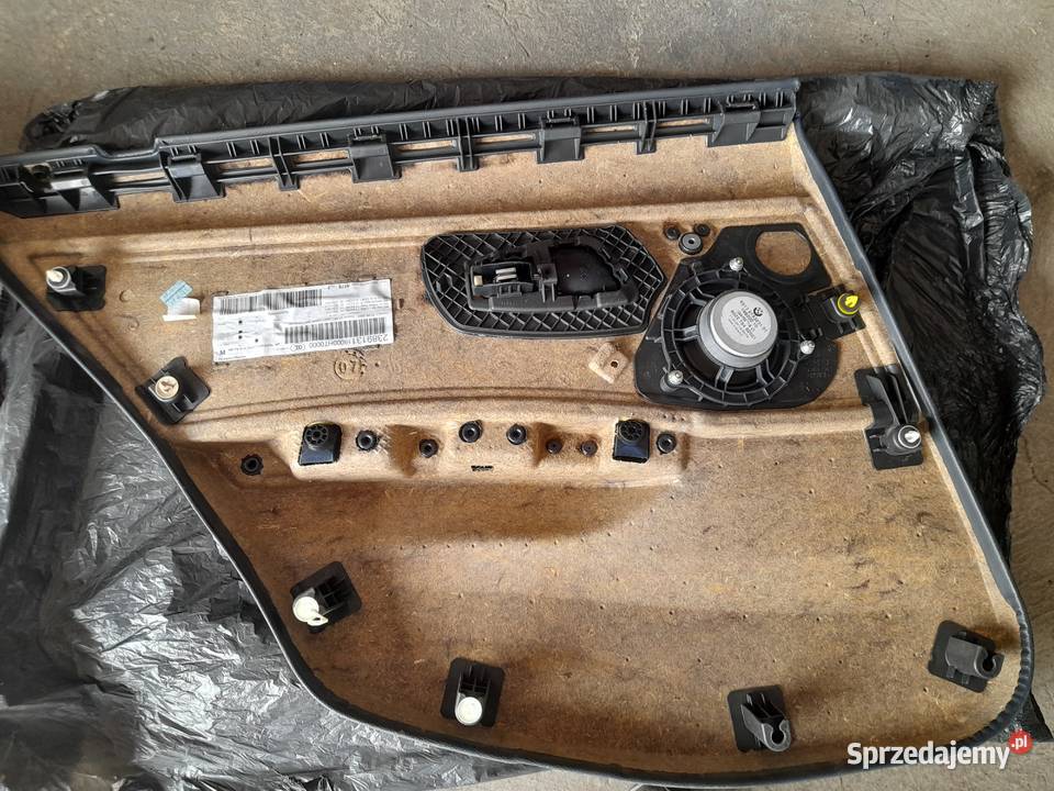 Tapicerka drzwi boczek prawy tyl bmw e91 Rok produkcji 2007 Zabrze