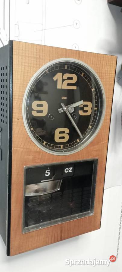 Zegar ścienny Metron z datownikiem 1983 r Żary