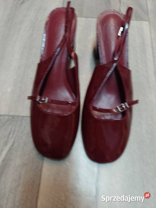 3940 Bordowe czółenka wieczorowe z odkrytą piętą