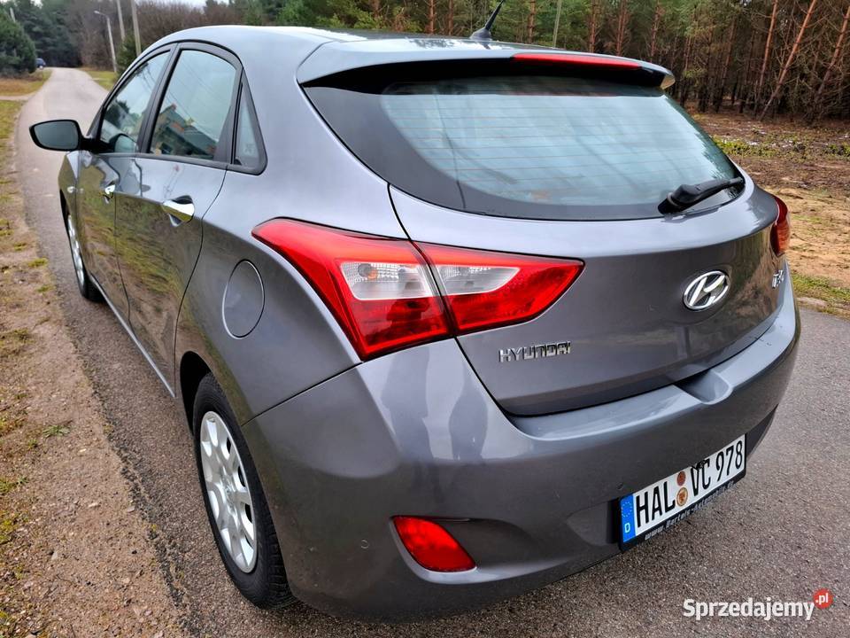 HYUNDAI i30 14 DOHC Benzyna KAMERA NAVI serwisowany w ASO Kielce sprzedam