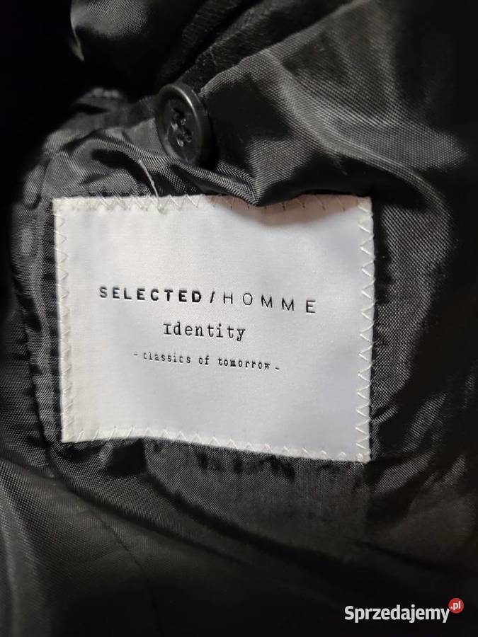 Klasyczny czarny garnitur marki Selected Homme Warszawa