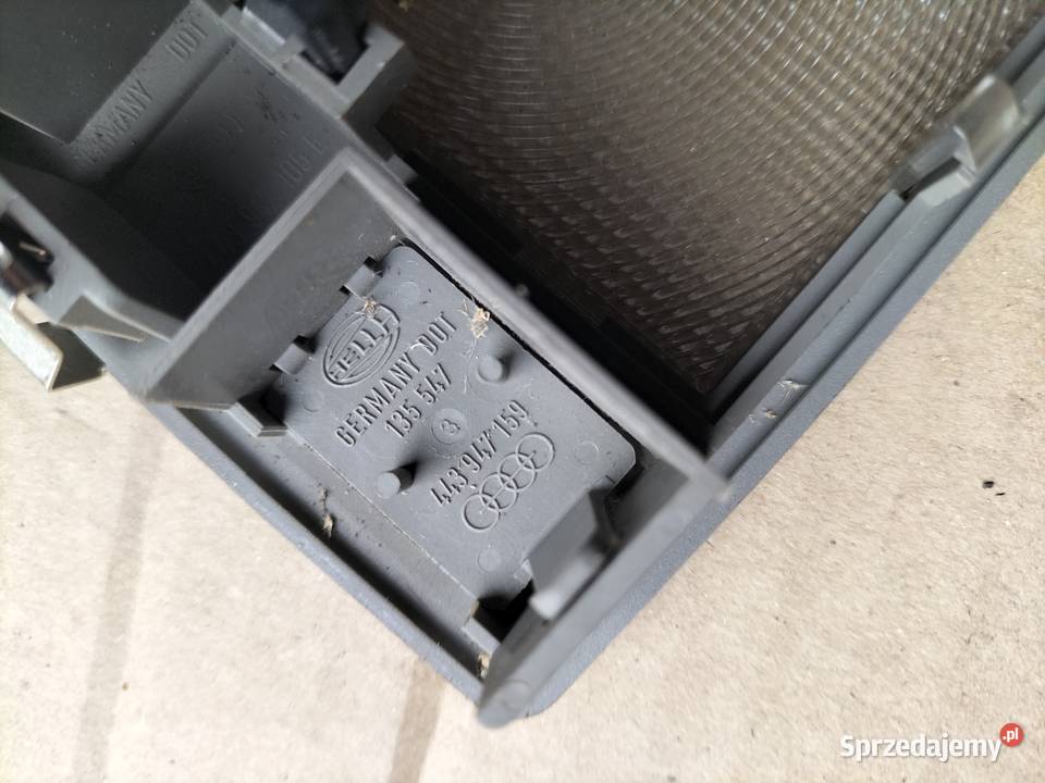 AUDI 80B4 80 B4 LAMPKA PODSUFITKI WNĘTRZA Oświetlenie kabiny Kamień-Kolonia
