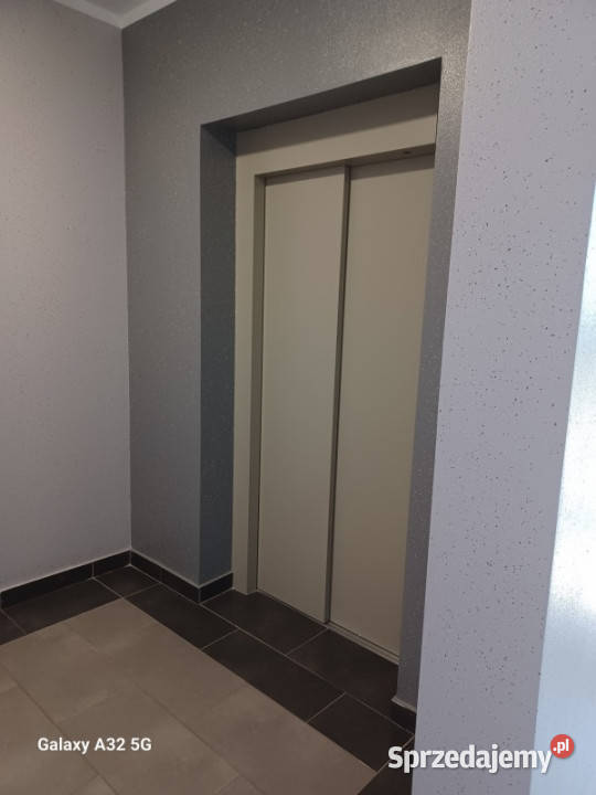 DUŻY APARTAMENT Z MOŻLIWOŚCIĄ ROZDZIELENIAHALA