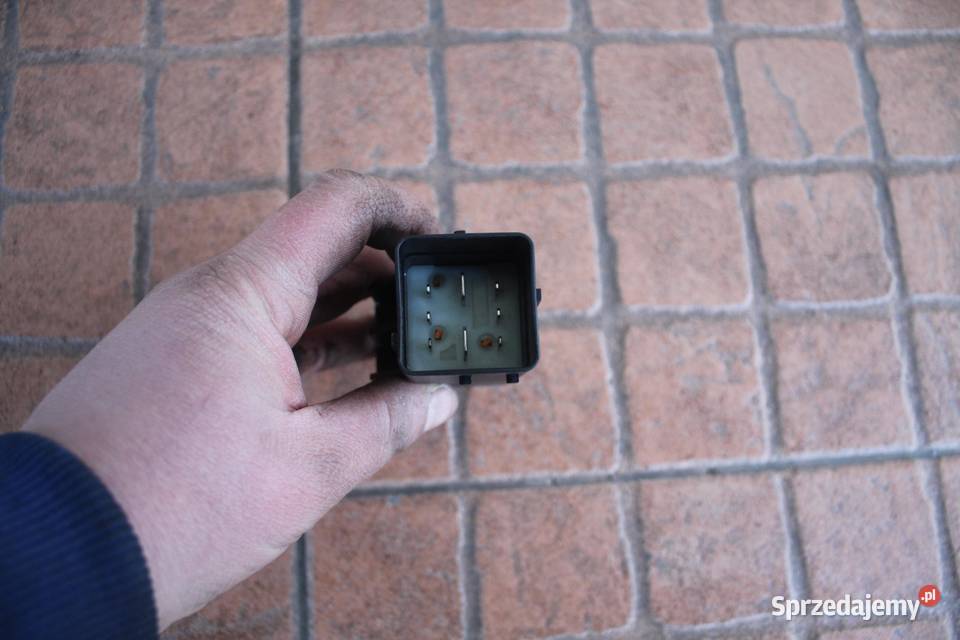 PRZEKAŹNIK ŚWIEC ŻAROWYCH PEUGEOT 407 20 HDI