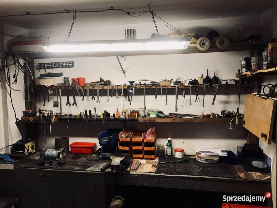 Garaż z kanałem i prądem Warsztat na godziny dni samodzielny