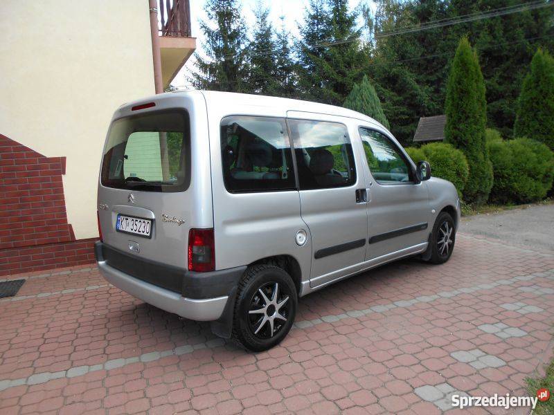 Citroen Berlingo 14 benzyna 2004 wspomaganie nieuszkodzony Szynwałd sprzedam