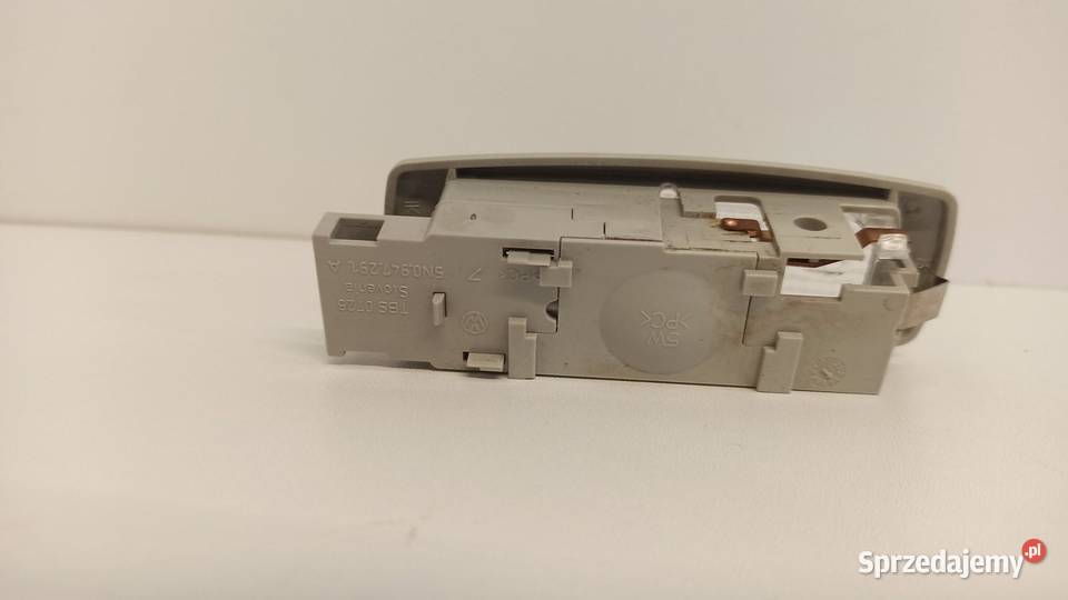 VW TIGUAN AUDI LAMPKA KABINY 5N0947291A osobowe