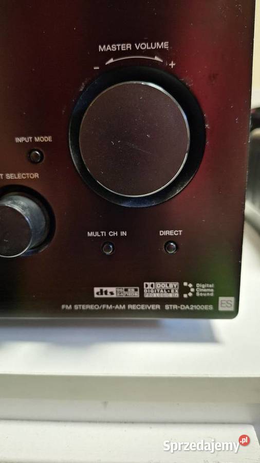 Zestaw grający składający się z amplitunera Sony Amplitunery