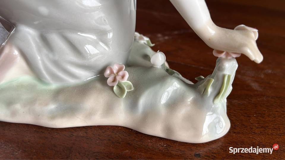 Figurka Dziewczyna zrywająca kwiaty Lladro Spain Gdańsk sprzedam