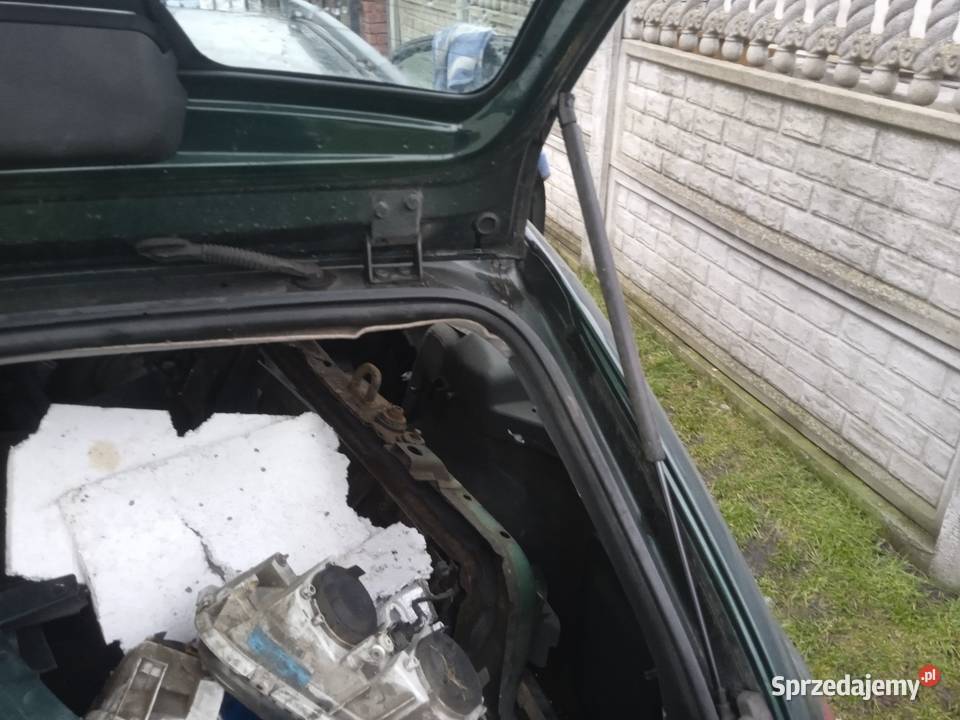 Klapa kompletna volvo v40 Rok produkcji 2001 sprzedam