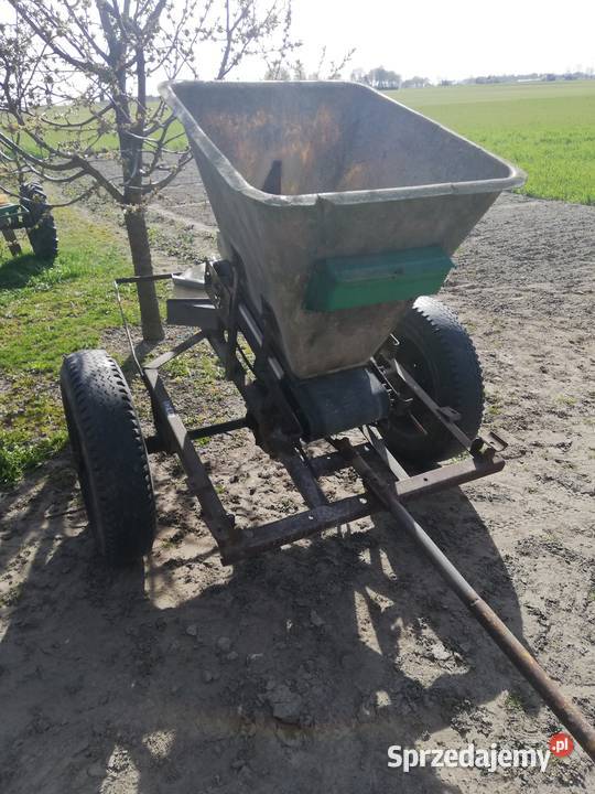 Rozsiewacz nawozu KOS nieuszkodzony kujawsko-pomorskie Sienno
