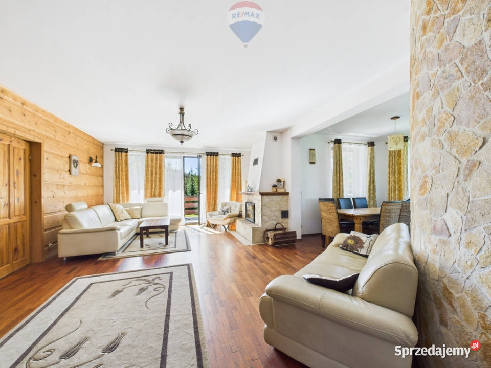 Dom wolnostojący z garażem Łopuszna