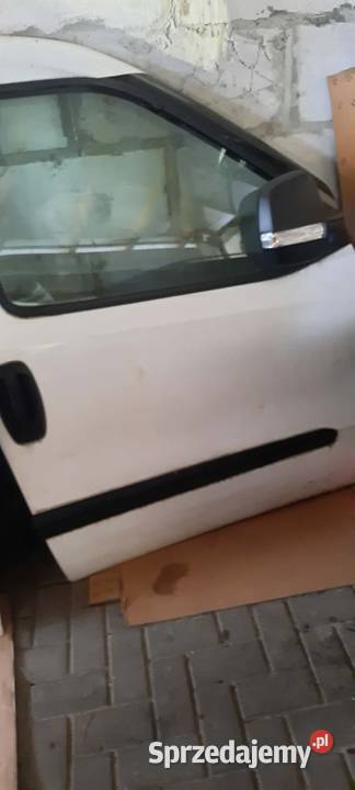 Fiat Doblo Drzwi przednie prawe i lewe 2012 r