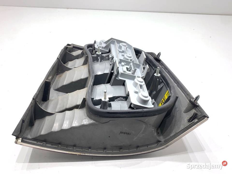 LAMPA LEWY TYŁ OPEL VECTRA C 13157646 Hatchback podkarpackie