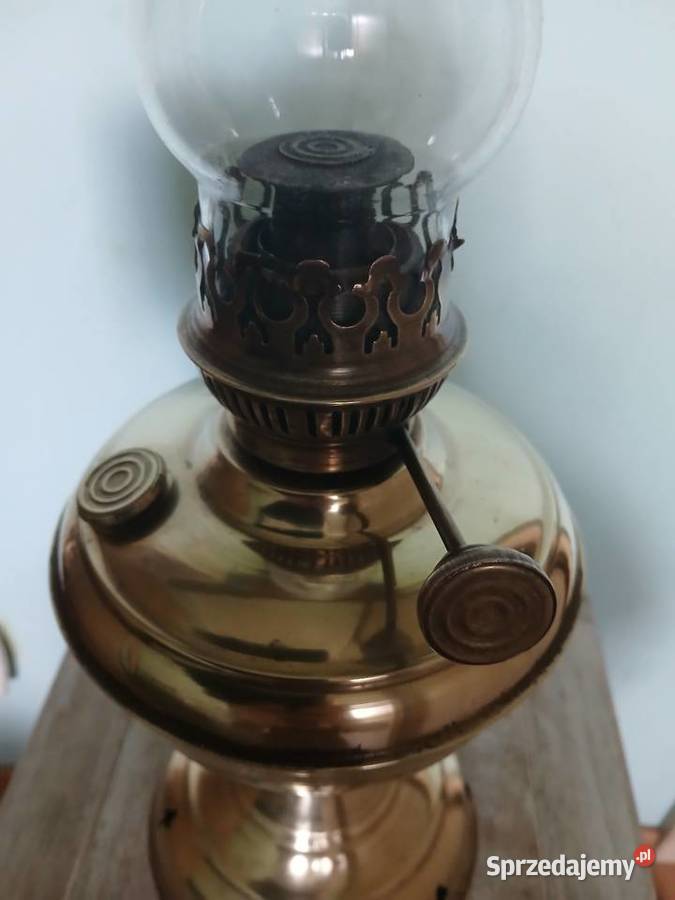 Mosiężna lampa naftowa