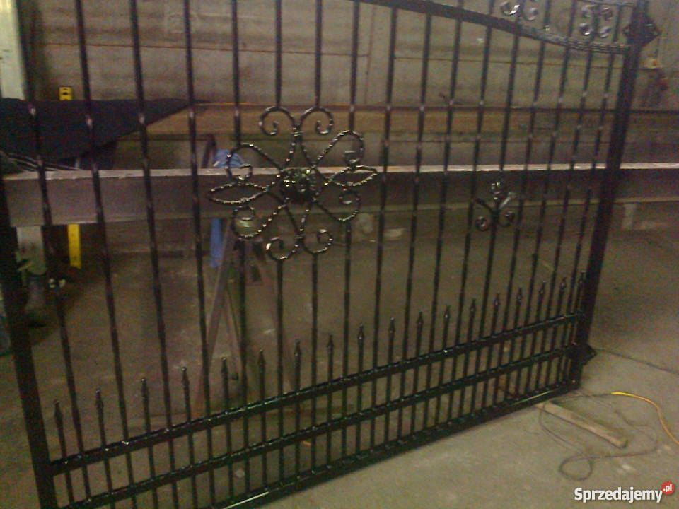 brama skrzydłowa Warszawa