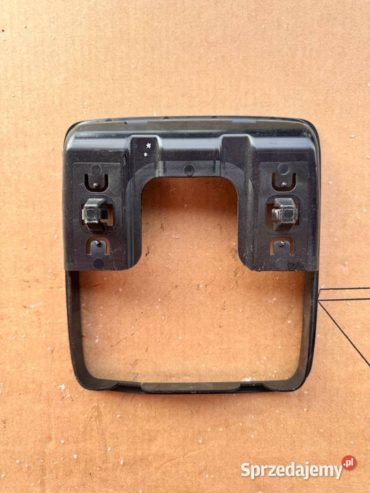 Mocowanie lampki kabiny Kia Sportage III 1016 sprzedam