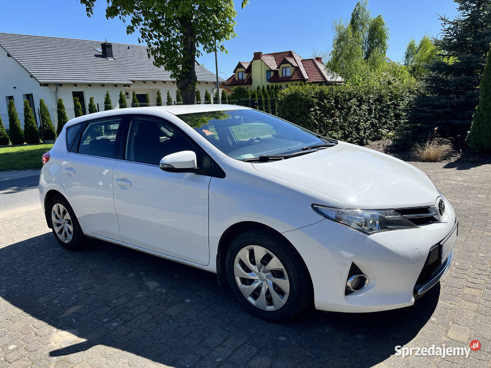 Toyota Auris mały przebieg stan idealny biały Auris wielkopolskie Sierosław