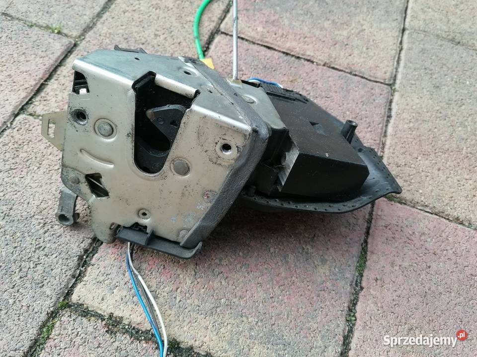 BMW E39 ZAMEK DRZWI PRAWY PRZÓD EUROPA 8352165