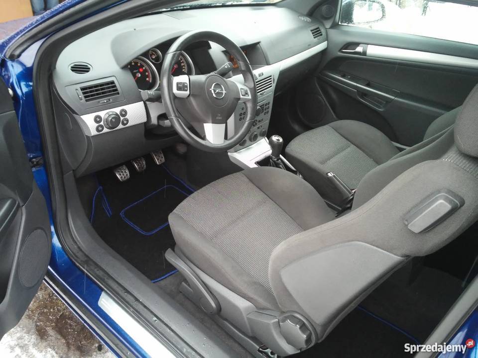 Opel astra H 18 benz 2005r wersja GTC czarna Zarejestrowany w Polsce świętokrzyskie Starachowice