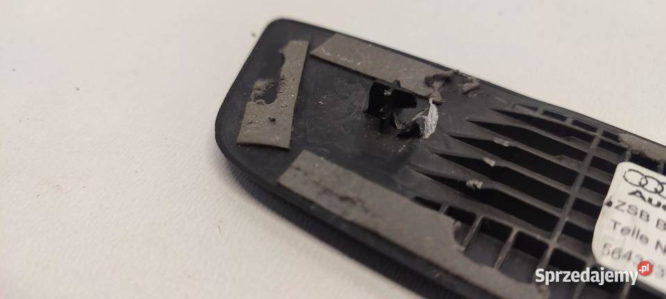 AUDI A4 B9 NAKŁADKA LISTWA PROGOWA LEWA