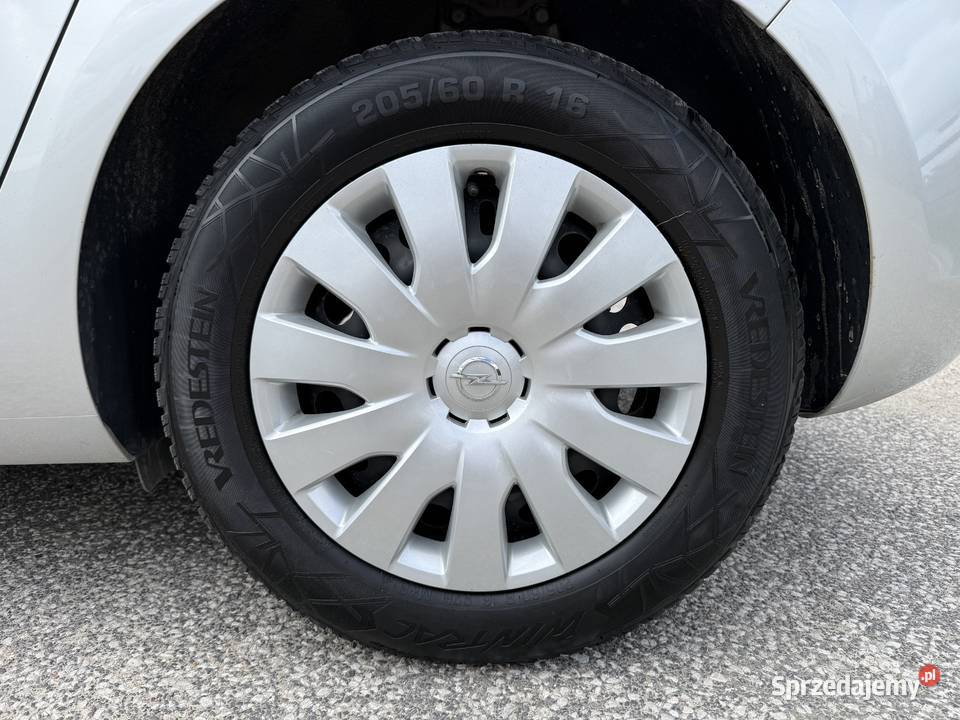 Opel Astra 14 BENZYNA Klimatronik Tempomat Nowy manualna