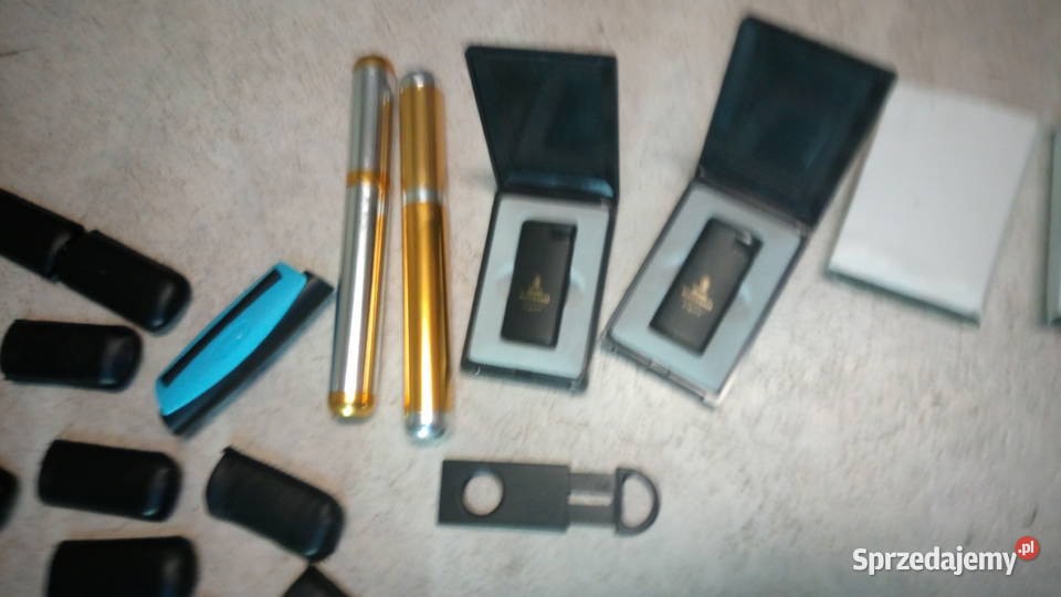 zapalniczki 85 sztuk kolekcja łódzkie