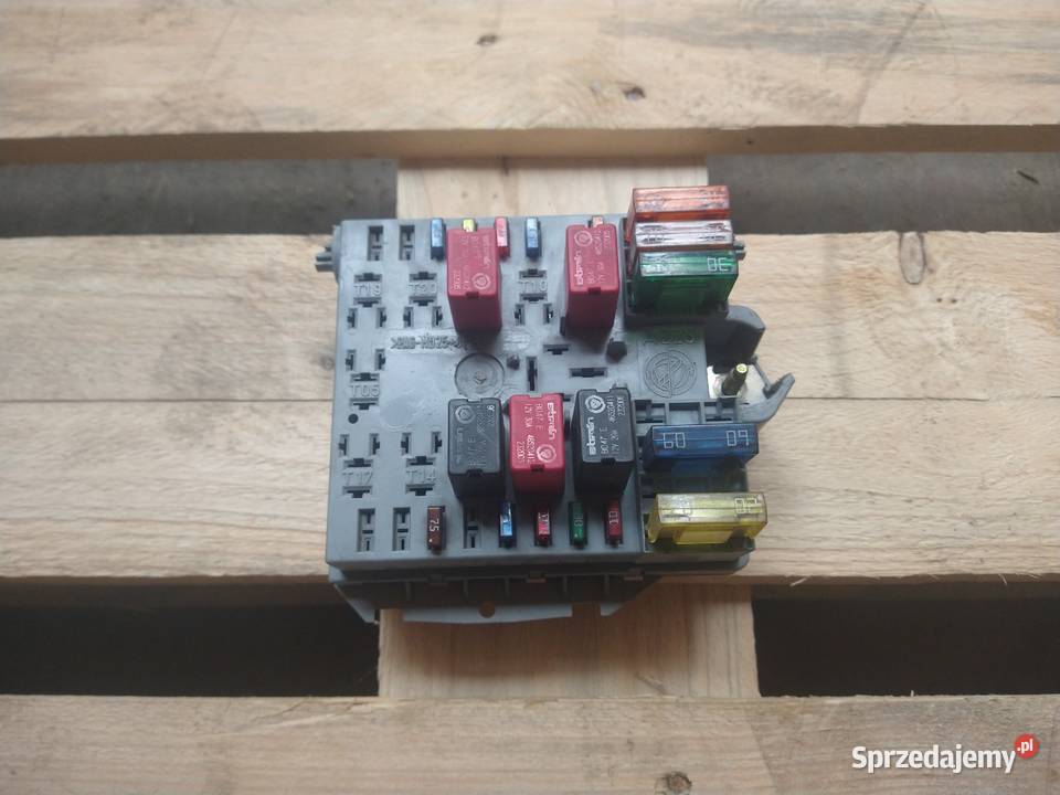 Skrzynka Bezpieczników KPL 46835589 Fiat Punto 2 wyposażenie elektryczne Radziszów