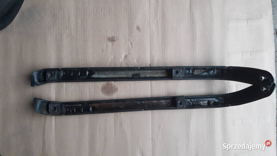 Mercedes W123 Listwy pod tylne lampy Karoseria Bukownica