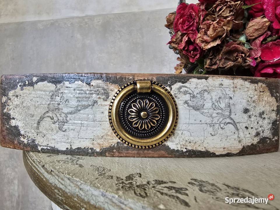 Stolik pomocniczy vintage warmińsko-mazurskie