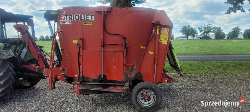 Trioliet wóz paszowy pionowy Huta Szklana