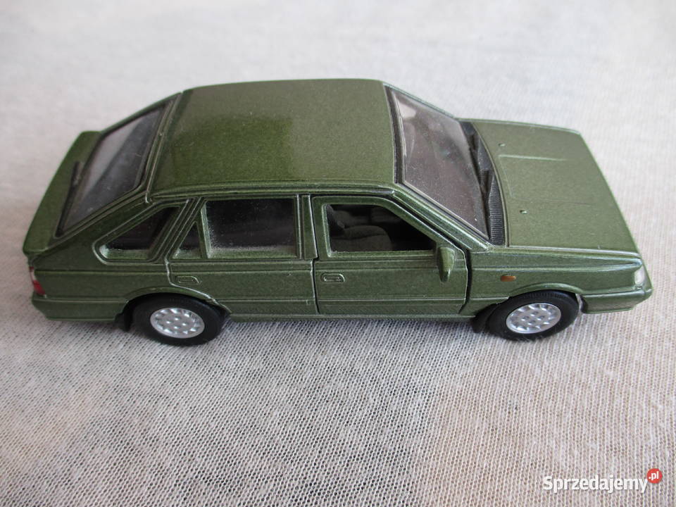 Polonez Caro z PRLu Zielona Góra