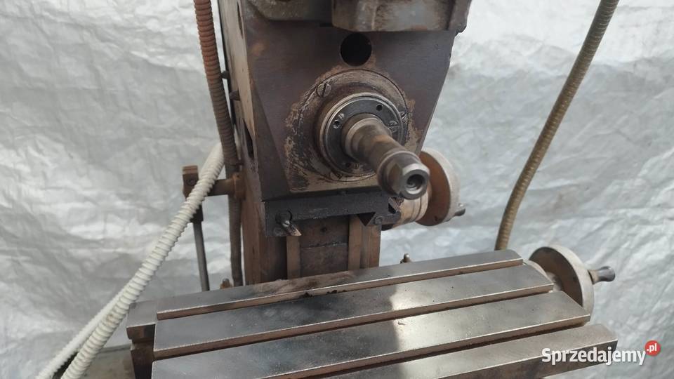 Frezarka Stołowa Uniwersalna FXB12 produkcji Bydgoszcz