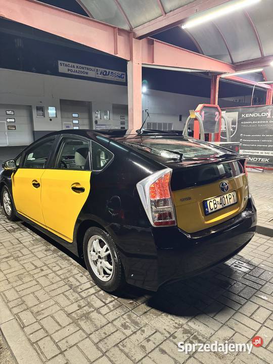 syndyk sprzeda Toyotę Prius 18 P EE LPG Bydgoszcz