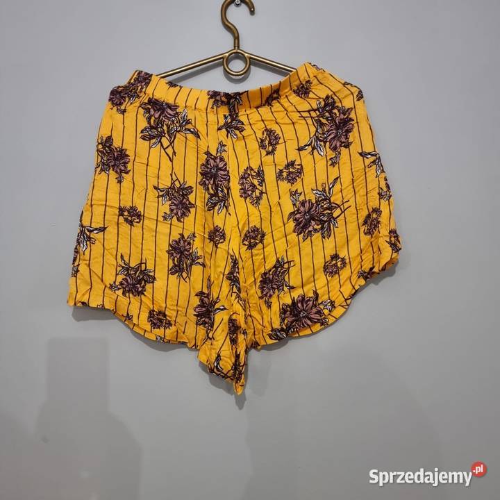 Letnie szorty w kwiaty Culture S